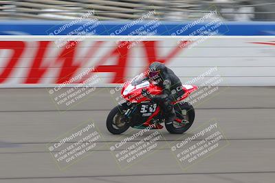 media/Oct-16-2022-Fastrack Riders (Sun) [[609ae93014]]/Level 4/Session 1 Start Finish/